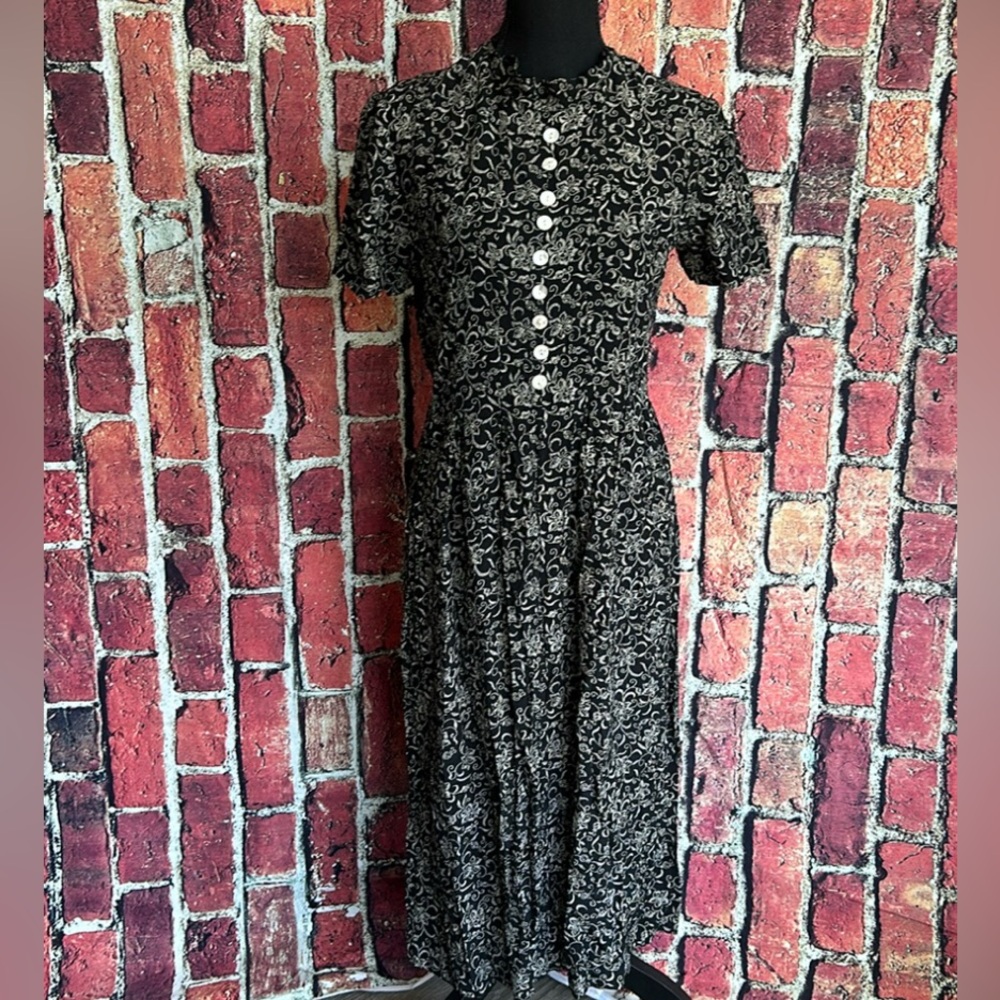 Talbots  Vintage Black and White FLoral Maxi Tea Dress short sleeves 6 petite